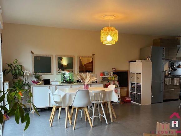 GENECH, SEMI INDIVIDUELLE 84M² HABITABLES, BATIE SUR 200M² DE TERRAIN.